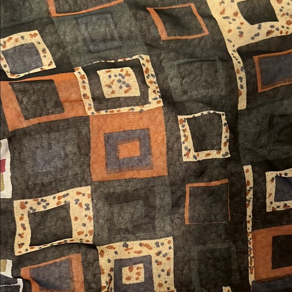 Geometric Patterned Scarf - Picture 6 of 7